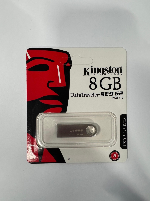USB Флеш-накопитель 8 ГБ серебристый USB Флеш-накопитель 8 ГБ серебристый