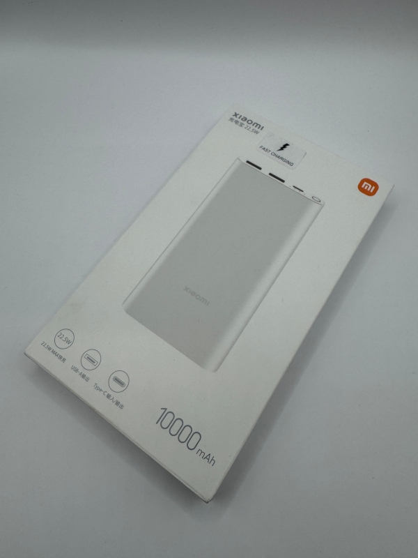 Внешний аккумулятор Xiaomi Power Bank 10000 мАч с быстрой зарядкой Внешний аккумулятор Xiaomi Power Bank 10000 мАч с быстрой зарядкой