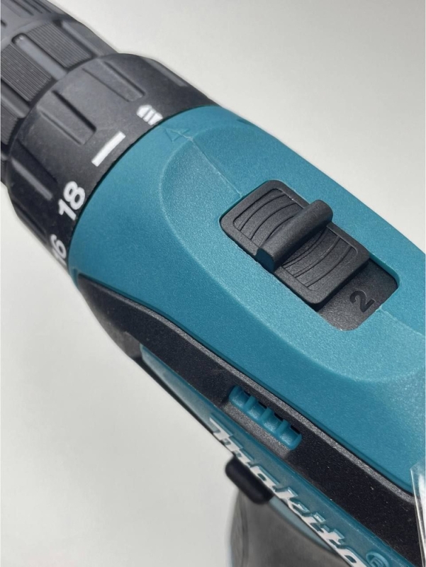 Шуруповерт Makita аккумуляторный 12V  24 Нм  2 АКБ (цвет в ассортименте) Шуруповерт Makita аккумуляторный 12V  24 Нм  2 АКБ (цвет в ассортименте)