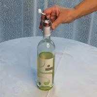 Пробка для бутылки с зажимом Стаканчик Пробка для бутылки с зажимом Стаканчик