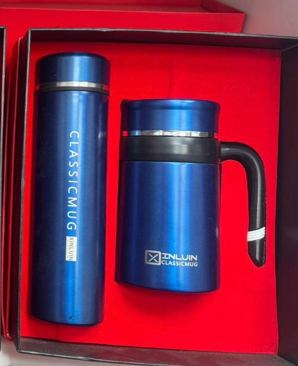 Подарочный набор с термокружкой и термосом синий Подарочный набор с термокружкой и термосом синий