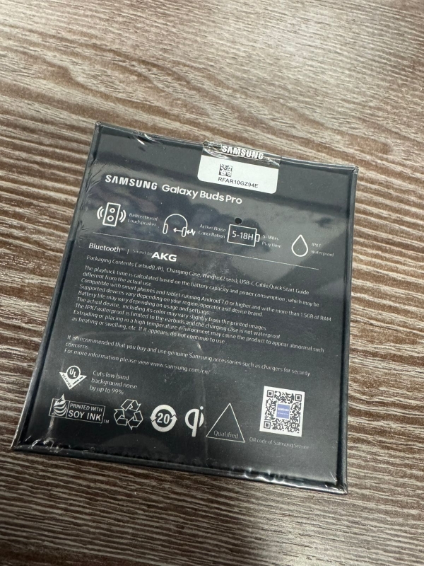 Беспроводные наушники Buds Pro фиолетовые Беспроводные наушники Buds Pro фиолетовые