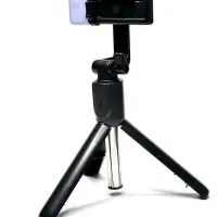 Селфи-палка монопод с Bluetooth пультом и LED подсветкой Селфи-палка монопод с Bluetooth пультом и LED подсветкой