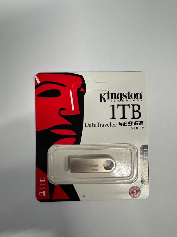 USB Флеш-накопитель 1 ТБ серебристый USB Флеш-накопитель 1 ТБ серебристый