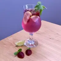 Форма для льда Клубничка Форма для льда Клубничка