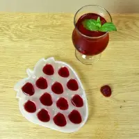 Форма для льда Клубничка Форма для льда Клубничка