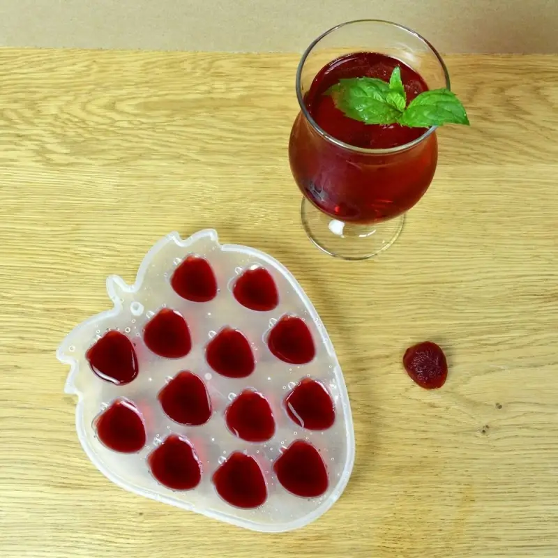 Форма для льда Клубничка Форма для льда Клубничка