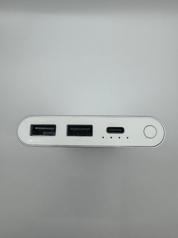 Внешний аккумулятор Xiaomi Power Bank 10000 мАч с быстрой зарядкой Внешний аккумулятор Xiaomi Power Bank 10000 мАч с быстрой зарядкой