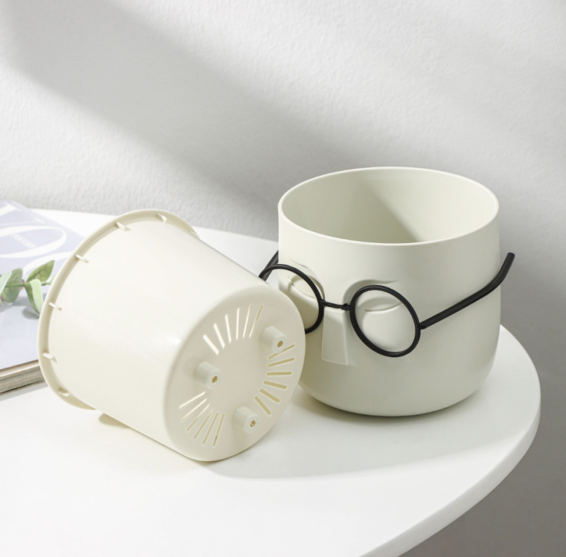 "Кашпо для цветов со вставкой «Стив», 650 мл, d=11,5 см, h=10,5 см, цвет белый ротанг "