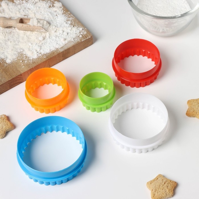 Набор форм для печенья Доляна «Волна», 5 шт, 10×10×3,5 см, цвет МИКС Набор форм для печенья Доляна «Волна», 5 шт, 10×10×3,5 см, цвет МИКС