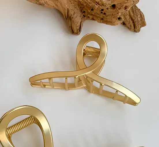 Заколка для волос 7,3 см металл золотая