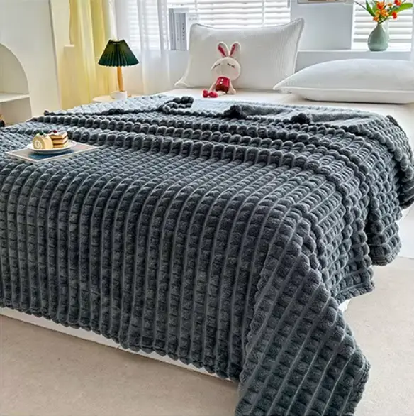 Плед велсофт тёмно-серый в кубик 150х100 см