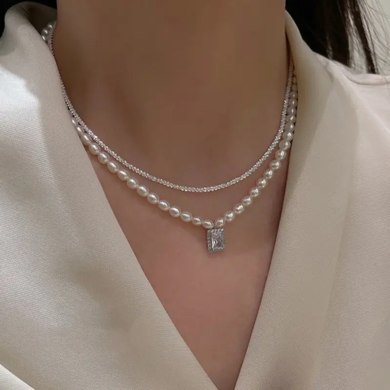 Колье на шею с жемчугом и цепочкой с Кристаллом серебристое