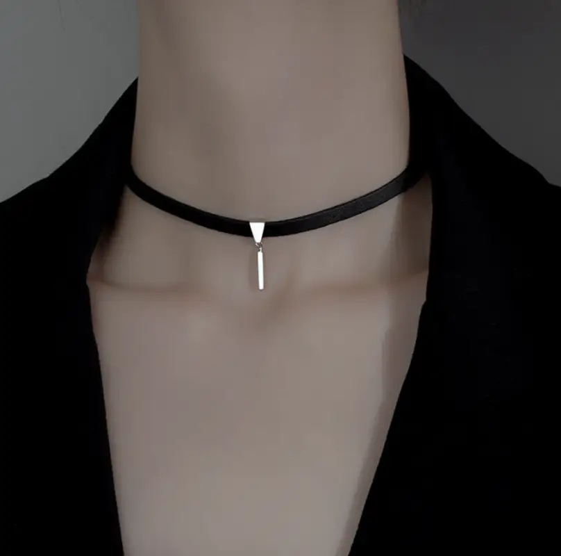 Чокер на шею с подвеской экокожа черный