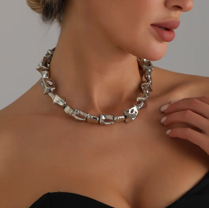 Колье на шею массивное