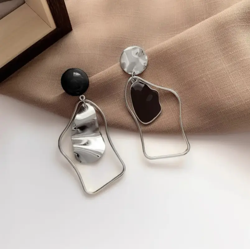 Серьги длинные ассиметричные ретро серебристые