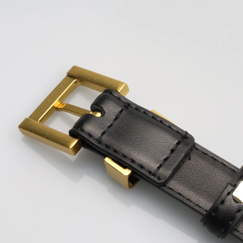 Ремень из натуральной кожи с золотой пряжкой 115 см