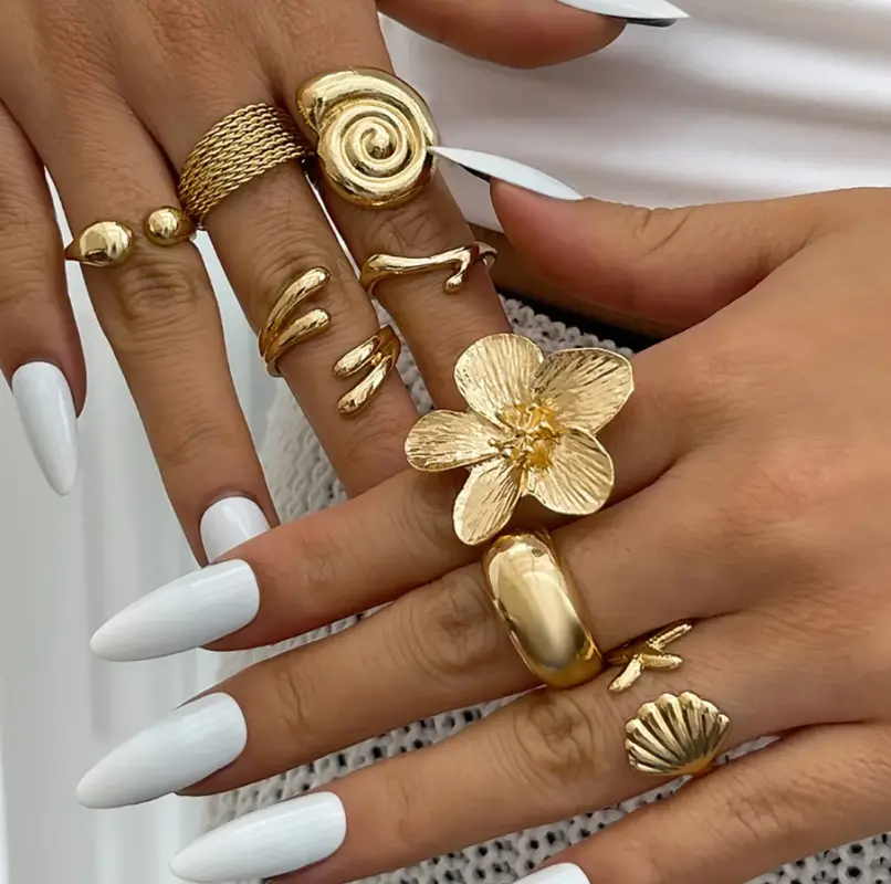 Набор колец золотистые 8 штук