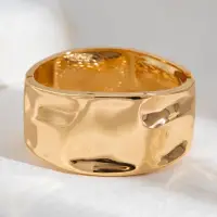 Браслет широкий Мятое золото золотистый