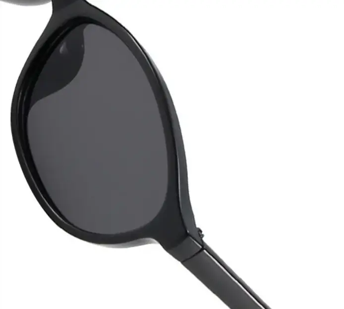 Очки солнцезащитные женские овальные черный