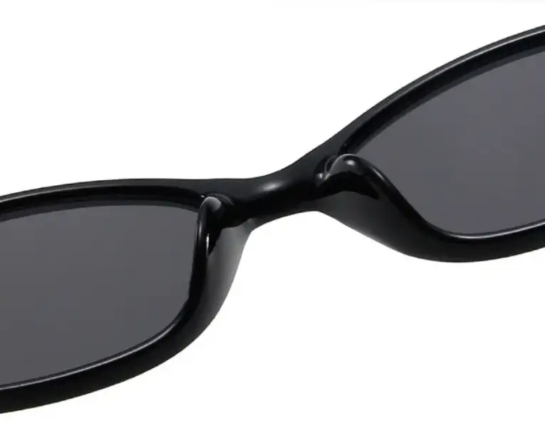 Очки солнцезащитные женские овальные черный