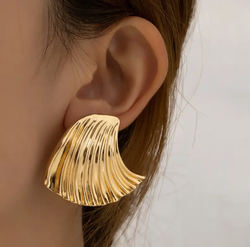 Серьги пусеты Ракушки золотистые