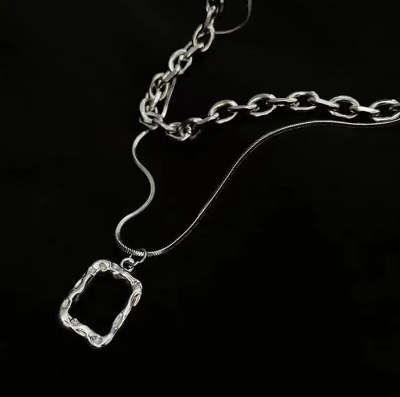 Колье на шею многослойное с подвеской серебристое