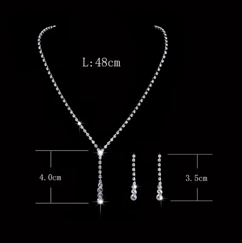 Набор колье на шею и серьги с кристаллами серебристое