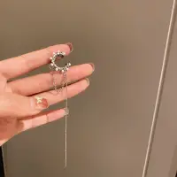 Кафф на ухо без прокола с жемчужинами и цепочкой