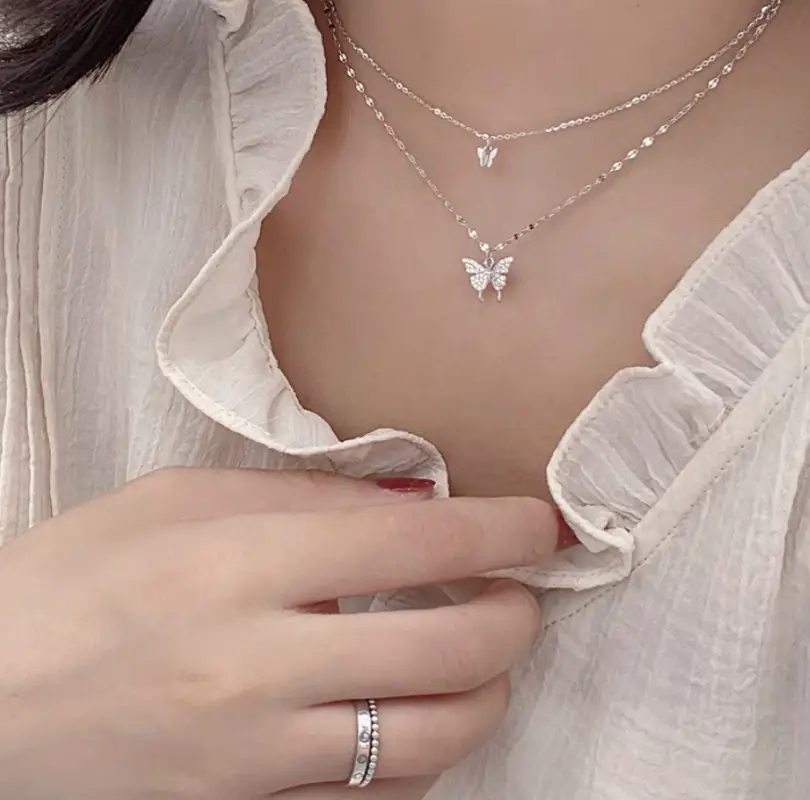 Подвеска Бабочки двойная на цепочке серебристая Подвеска Бабочки двойная на цепочке серебристая