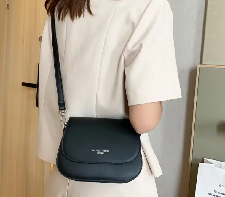 Сумка кросс-боди мини экокожа черная Сумка кросс-боди мини экокожа черная