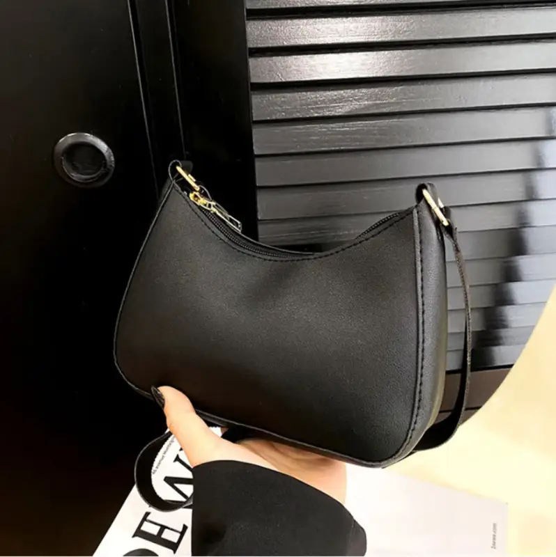 Сумка кросс-боди экокожа черная 20 см Сумка кросс-боди экокожа черная 20 см