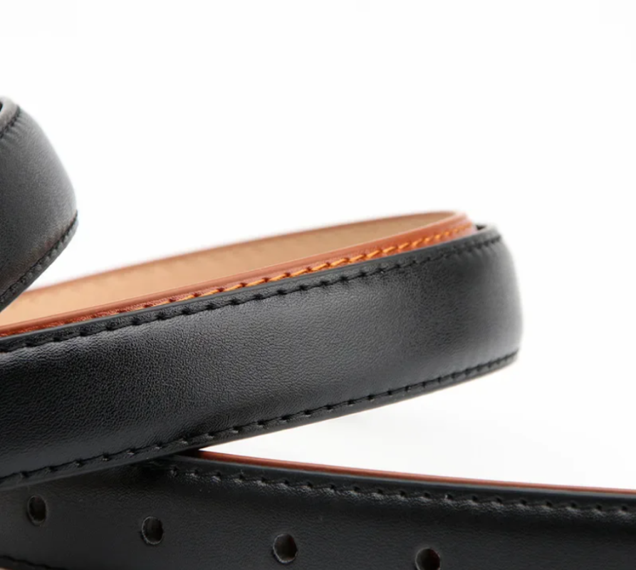 Ремень женский с пряжкой в форме сердца 105 см Ремень женский с пряжкой в форме сердца 105 см