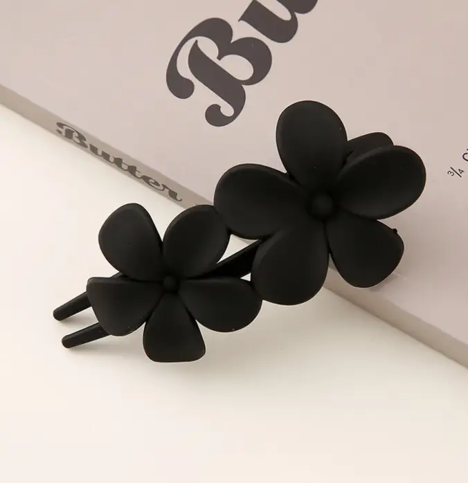 Заколка-краб матовый цветок черный