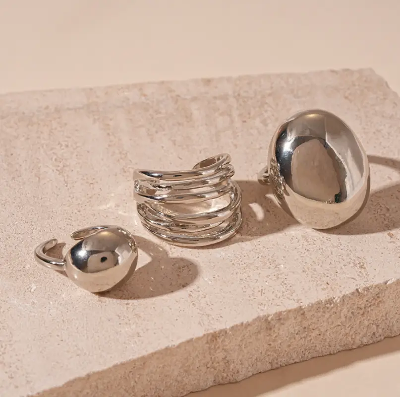 Набор колец массивные светлые 3 штуки