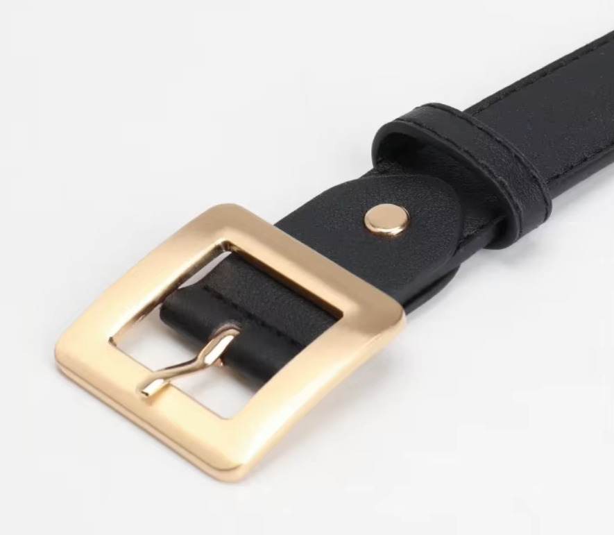 Ремень с золотой пряжкой квадратной женский 115 см