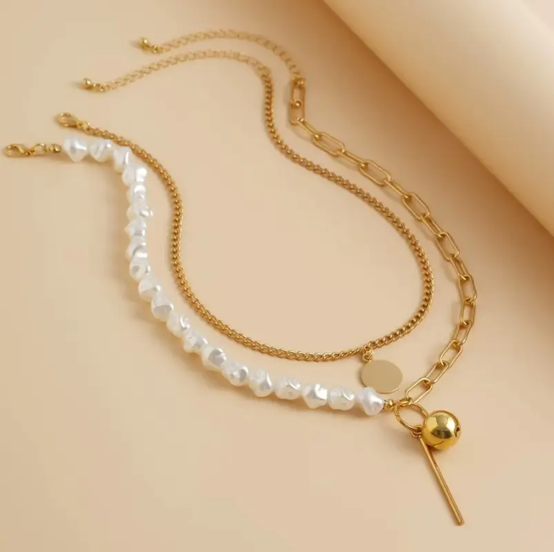 Колье на шею с жемчугом и застежкой многослойное золотистое