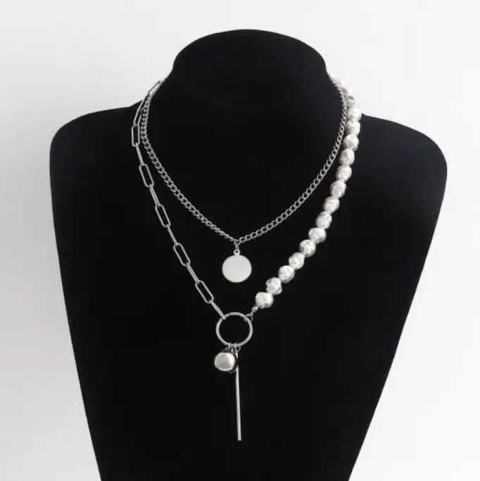 Колье на шею с жемчугом и застежкой многослойное серебристое