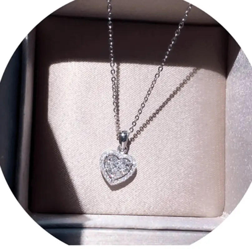 Подвеска Сердечко с кристаллами на цепочке