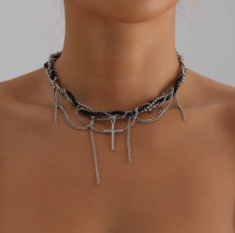Чокер на шею многослойный с цепями Крест с кристаллами
