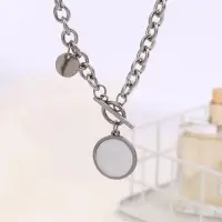 Колье на шею с крупной подвеской звенья