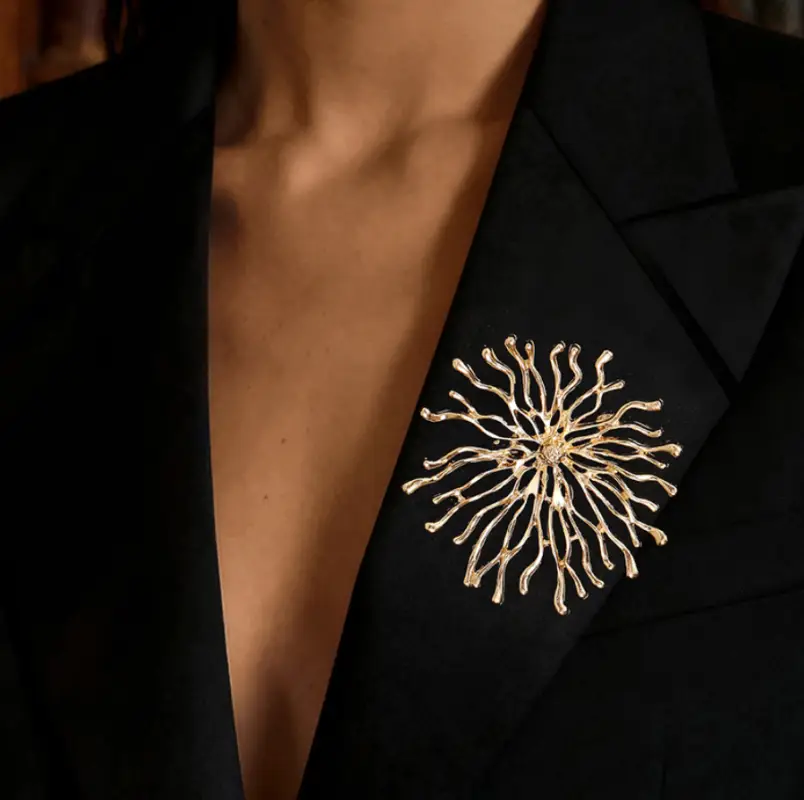 Брошь Солнце массивная