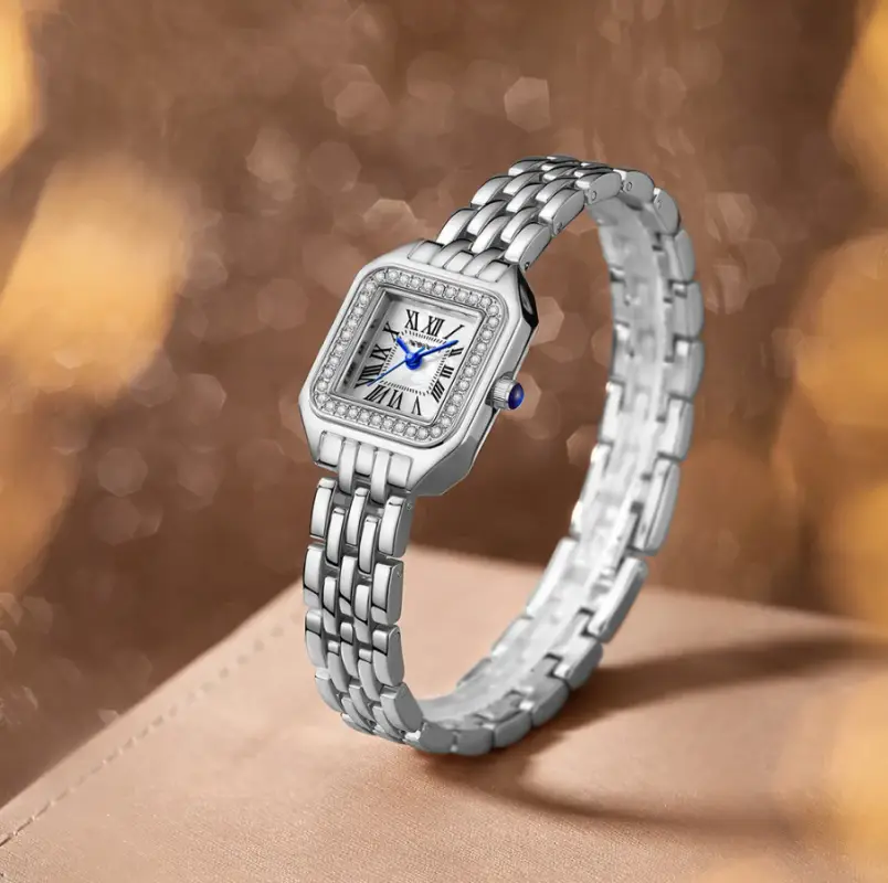 Часы женские наручные со стразами кварцевые серебристые Часы женские наручные со стразами кварцевые серебристые