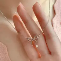 Подвеска Бантик с кристаллами на цепочке