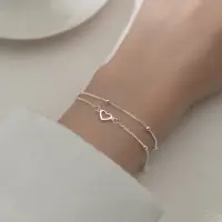 Браслет многослойный тонкий с сердечком серебристый