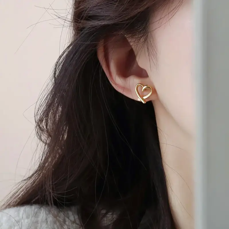 Серьги-гвоздики Сердца золотистые