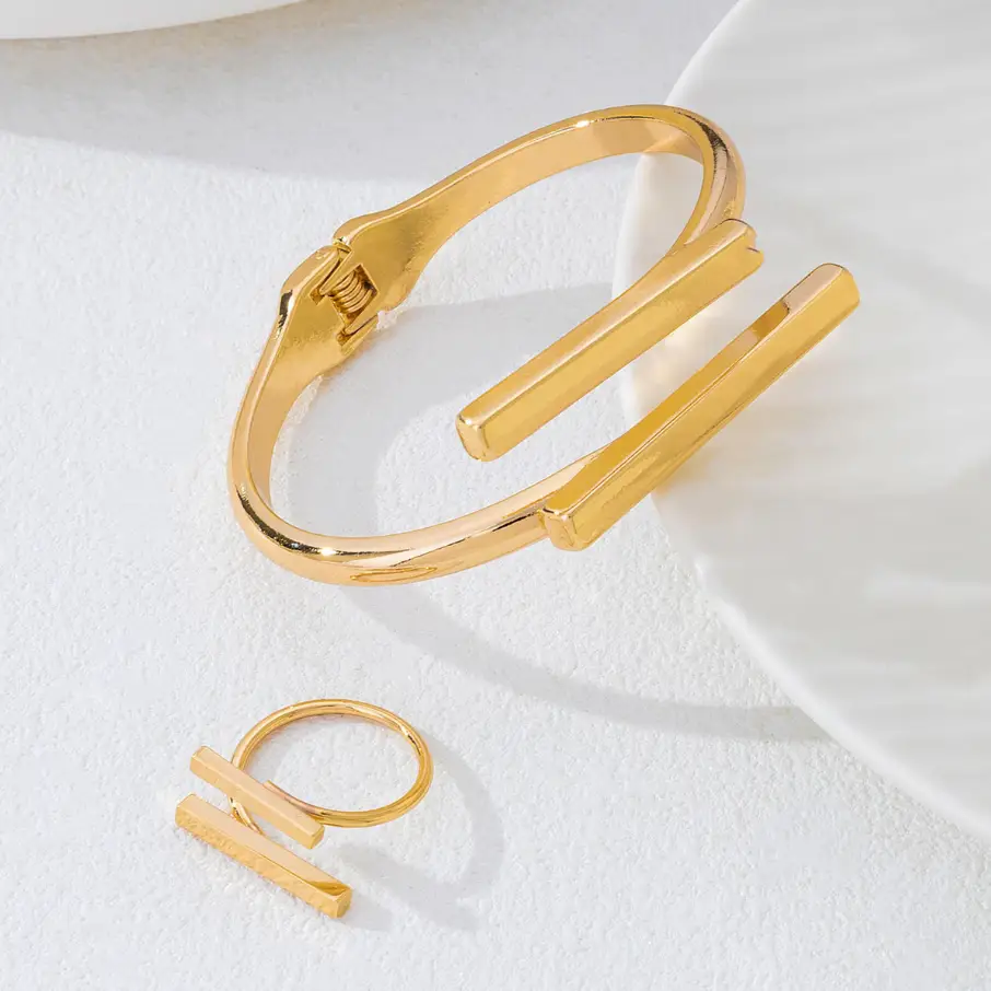 Набор бижутерии Линии браслет и кольцо