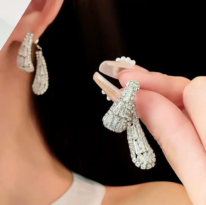 Серьги капли двойные с кристаллами светлые