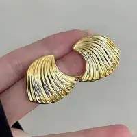 Серьги пусеты Ракушки золотистые