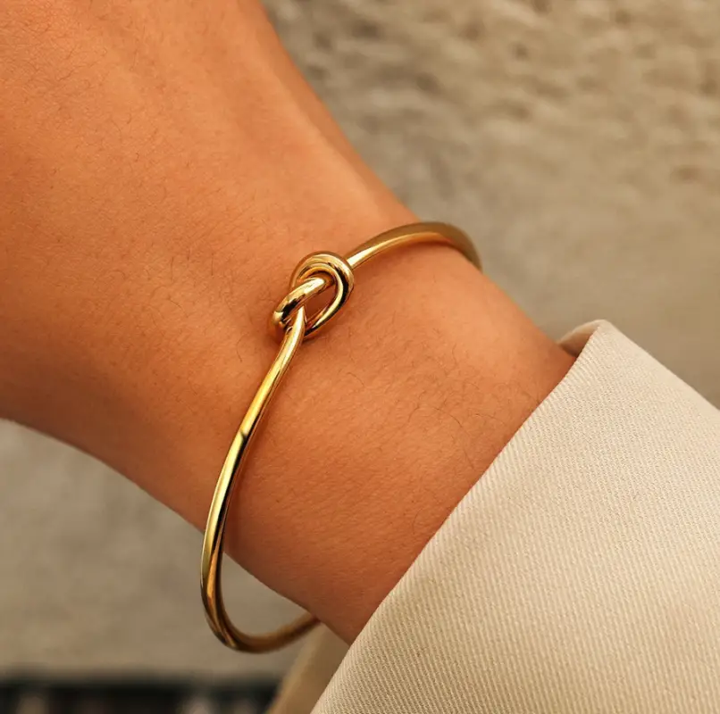 Браслет Узел тонкий безразмерный золотистый